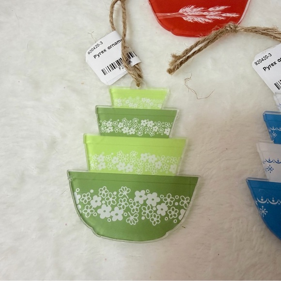 Pyrex Bowl Acrylic Ornament 6 Piece Set Christmas Vintage Gift Multiple Colors - Picture 4 of 8